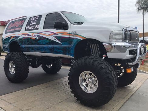 Used 2000 Ford Excursion Limited image 3