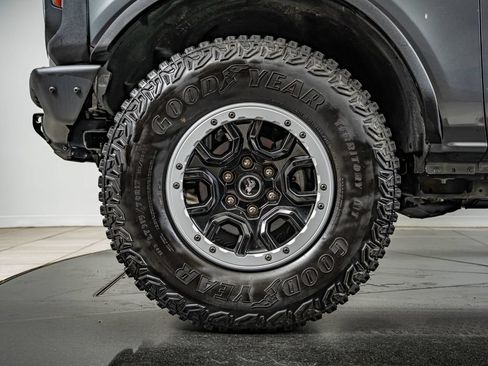 Used 2022 Ford Bronco 2-Door w/ Sasquatch Package AWD/4WD image 11