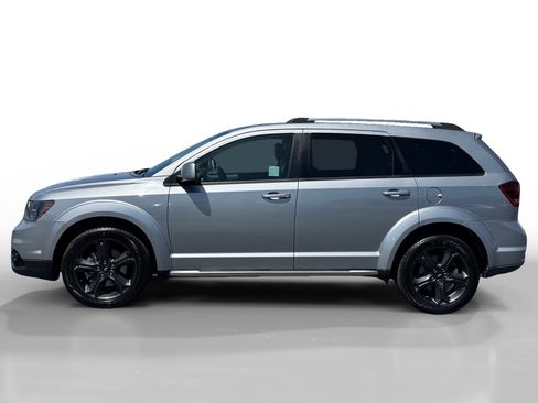 Used 2018 Dodge Journey Crossroad w/ Popular Equipment Group FWD image 2