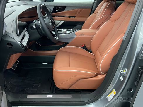 New 2025 Cadillac Optiq Sport 2 image 18