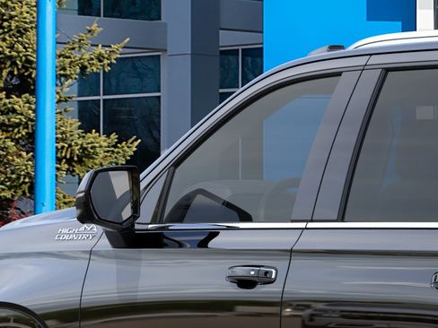 New 2026 Chevrolet Suburban High Country AWD/4WD image 36