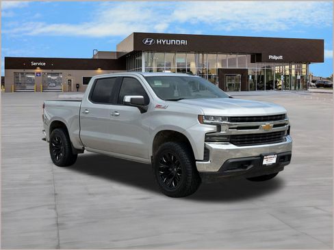 Used 2019 Chevrolet Silverado 1500 LT w/ Texas Edition AWD/4WD image 6