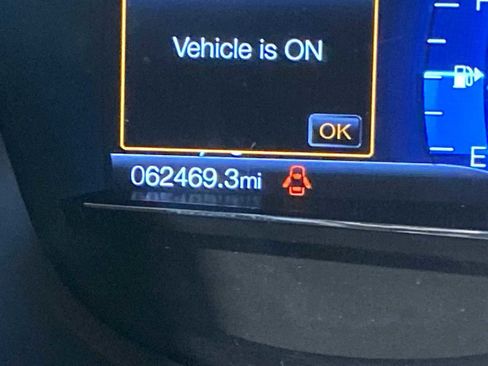 Used 2019 Ford Explorer XLT w/ Equipment Group 201A AWD/4WD image 18