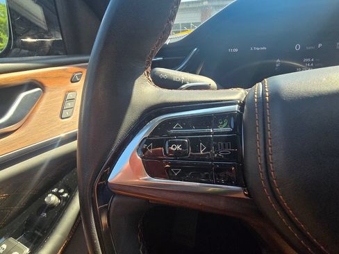 Used 2023 Jeep Grand Cherokee L Summit w/ High Altitude Package AWD/4WD image 26