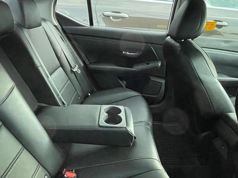Used 2021 Nissan Sentra SR w/ SR Premium Package FWD image 7