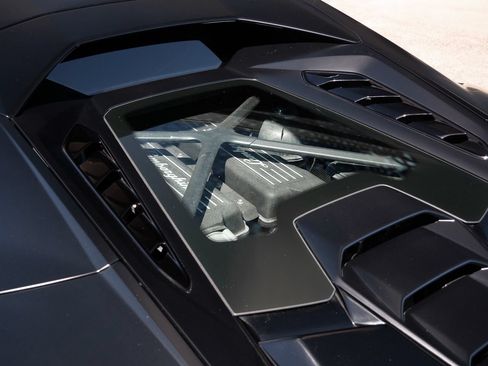 Used 2023 Lamborghini Huracan Tecnica RWD image 10