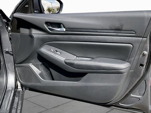 Certified 2024 Nissan Altima 2.5 SV w/ SV Premium Package FWD image 22