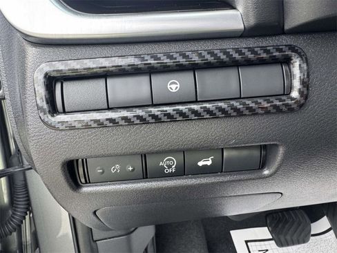 Used 2023 Nissan Rogue SL w/ SL Premium Package image 21