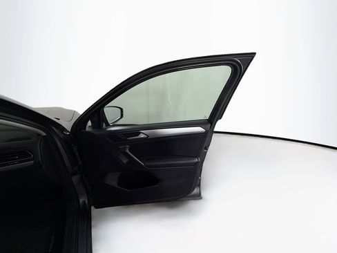 Used 2022 Volkswagen Tiguan S FWD image 30