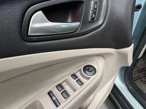 Used 2013 Ford C-MAX SEL FWD image 23