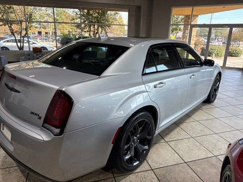 Used 2023 Chrysler 300 S image 5
