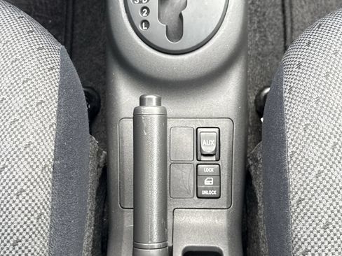 Used 2009 Toyota Yaris 4-Door Hatchback FWD image 20