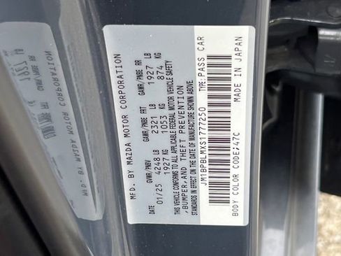 Certified 2025 MAZDA MAZDA3 Carbon image 32