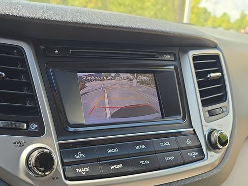 Used 2017 Hyundai Tucson SE w/ SE Popular Package 02 AWD/4WD image 17