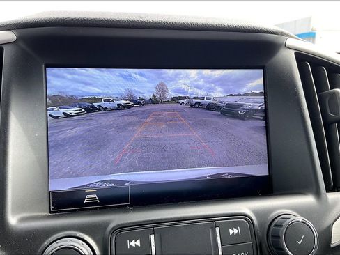 Used 2024 GMC Terrain SLT image 14