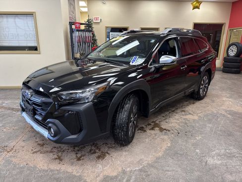 Used 2024 Subaru Outback Touring XT image 3