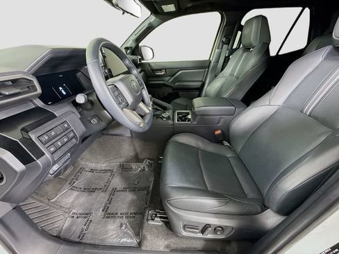 Certified 2025 Toyota 4Runner Limited w/ Tow Technology Package AWD/4WD image 23