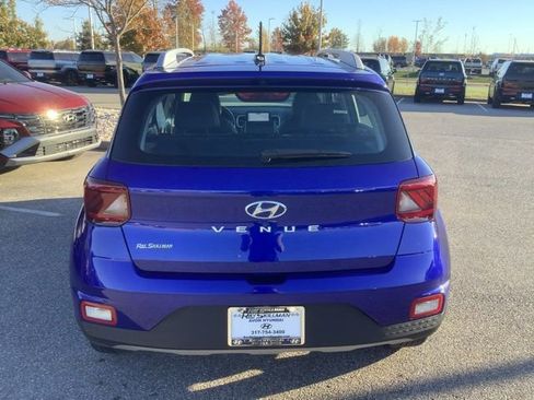 Certified 2024 Hyundai Venue Limited image 4