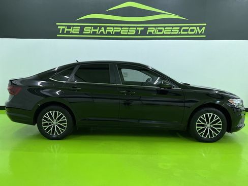 Used 2020 Volkswagen Jetta R-Line FWD image 11