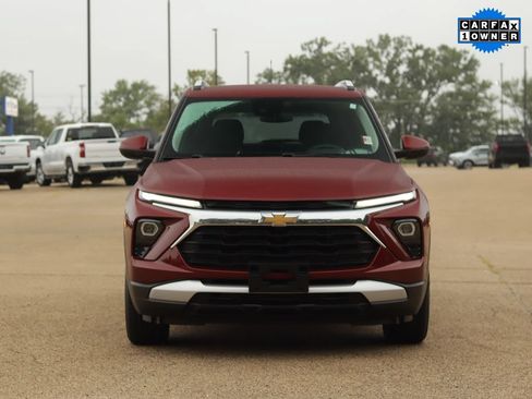 Used 2024 Chevrolet TrailBlazer LT w/ LT Cold Weather Package FWD image 2