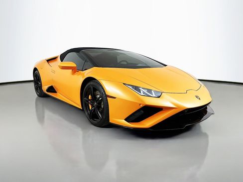 Used 2021 Lamborghini Huracan EVO RWD image 3