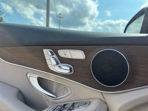 Used 2022 Mercedes-Benz GLC 300 4MATIC image 13