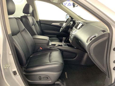 Used 2019 Nissan Pathfinder SL FWD image 41