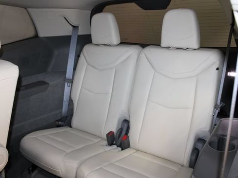 Used 2024 Cadillac XT6 Premium Luxury AWD/4WD image 11