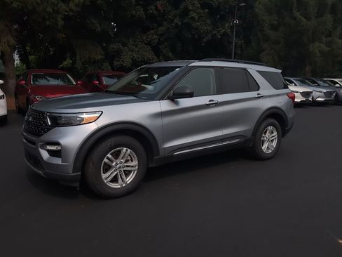 Used 2023 Ford Explorer XLT w/ Equipment Group 202A AWD/4WD image 25