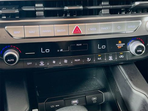 Certified 2025 Kia Telluride LX image 17