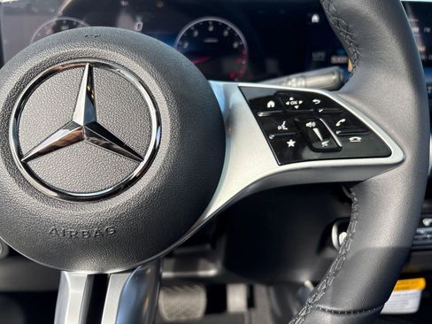 New 2026 Mercedes-Benz GLB 250 image 20