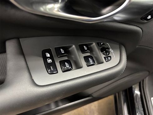 Certified 2025 Volvo XC90 B5 Plus w/ Protection Package Premier image 13