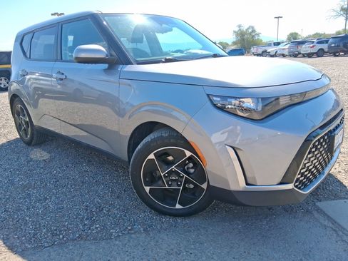 Used 2025 Kia Soul EX FWD image 4