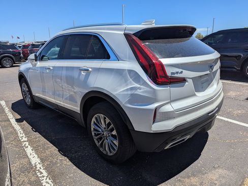 Used 2024 Cadillac XT4 Premium Luxury w/ Active Safety Package FWD image 9