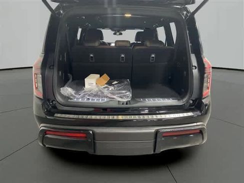 New 2025 Nissan Armada SL w/ Captain's Chari Seat Package image 28
