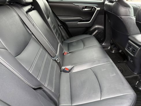 Used 2023 Toyota RAV4 XLE Premium image 14