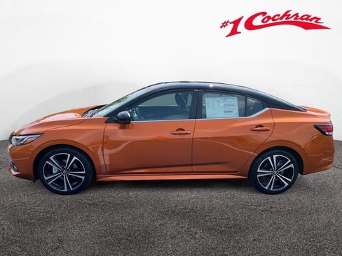 Used 2023 Nissan Sentra SR w/ SR Premium Package FWD image 4