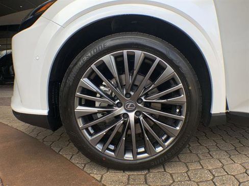 Used 2026 Lexus RX 450h AWD image 10