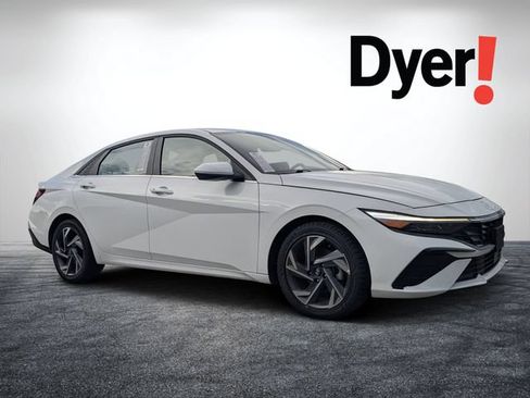 Used 2025 Hyundai Elantra SEL FWD image 1