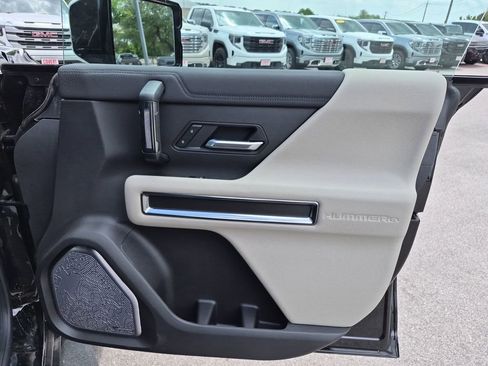 New 2026 GMC Hummer EV 4x4 Crew Cab w/ LPO, Dark Essentials Package image 35