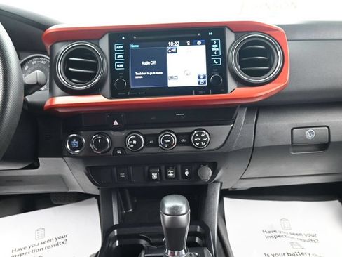 Used 2019 Toyota Tacoma TRD Off-Road AWD/4WD image 21