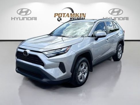 Used 2025 Toyota RAV4 XLE w/ Convenience Package image 1