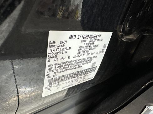 Used 2021 Ford Explorer XLT w/ Equipment Group 202A image 16