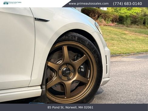 Used 2017 Volkswagen Golf 4-Door AWD/4WD image 6