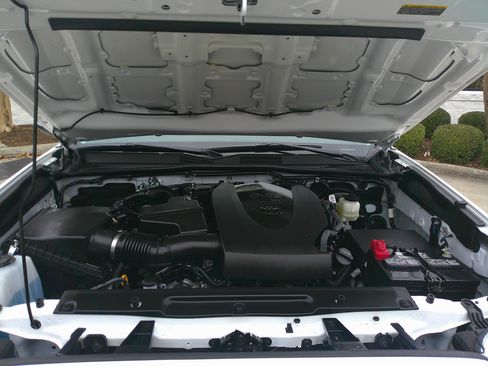 Used 2023 Toyota Tacoma SR5 image 33