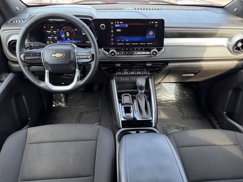 Used 2024 Chevrolet Colorado LT w/ LT Convenience Package II RWD image 2