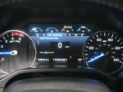 Used 2017 Ford F250 Platinum w/ FX4 Off-Road Package AWD/4WD image 20