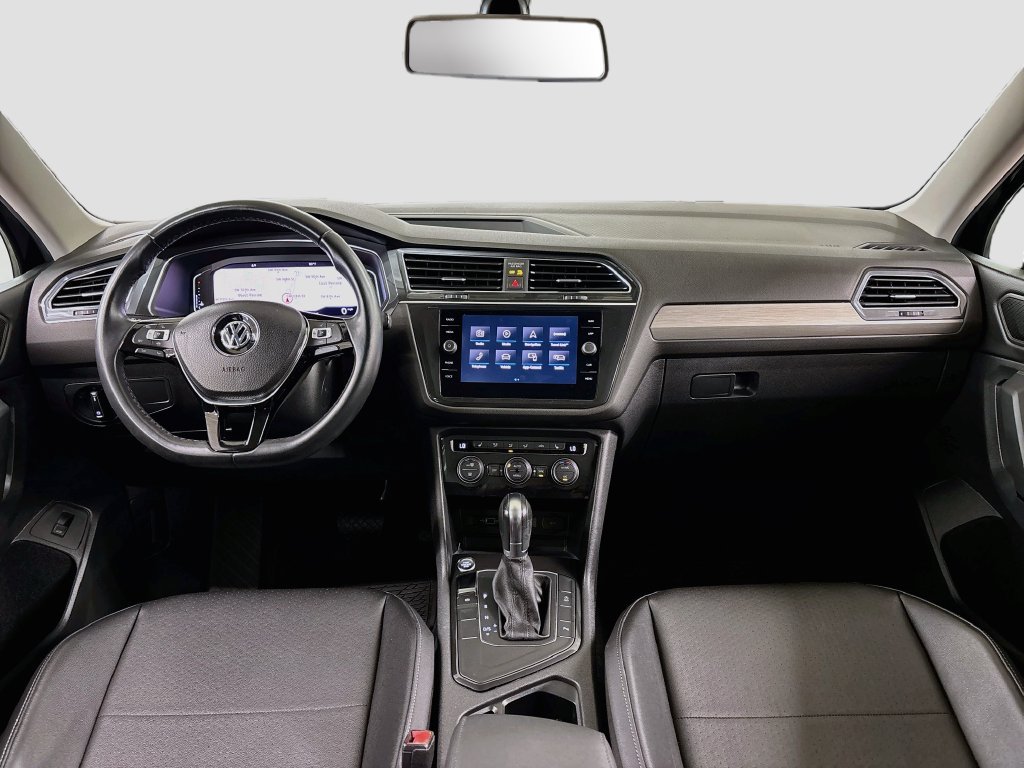 Used 2019 Volkswagen Tiguan SEL FWD image 9
