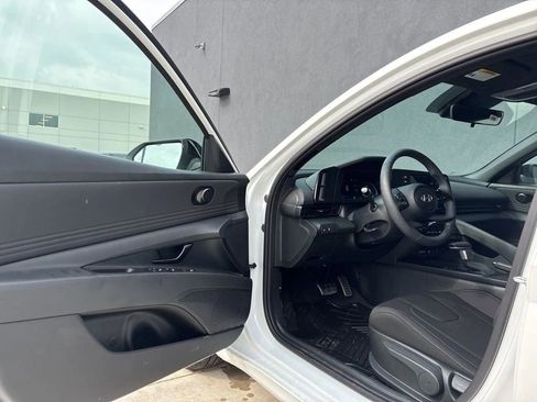 Used 2021 Hyundai Elantra SEL w/ Convenience Package FWD image 15