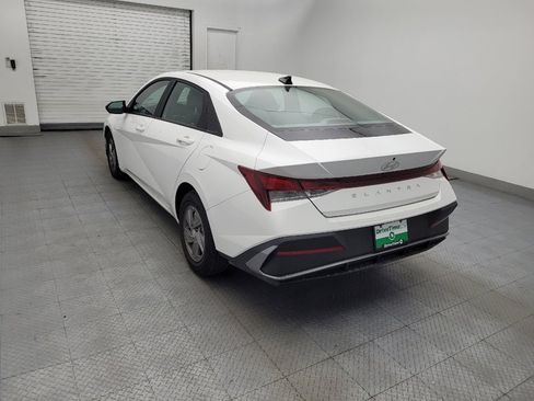 Used 2025 Hyundai Elantra SE image 5